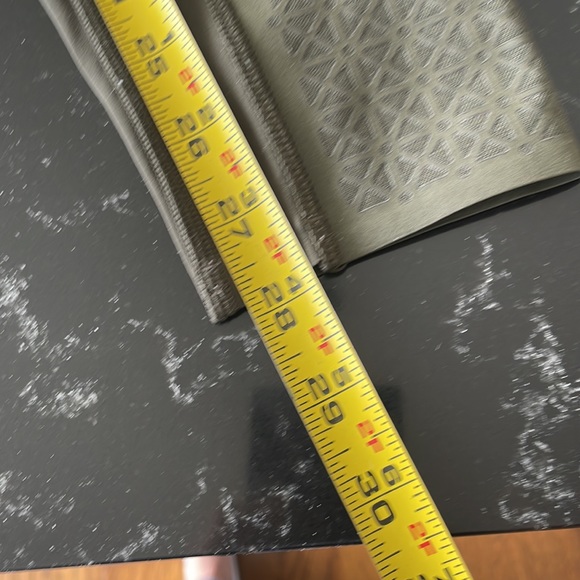 Lululemon olive green yoga pants - Picture 5 of 7